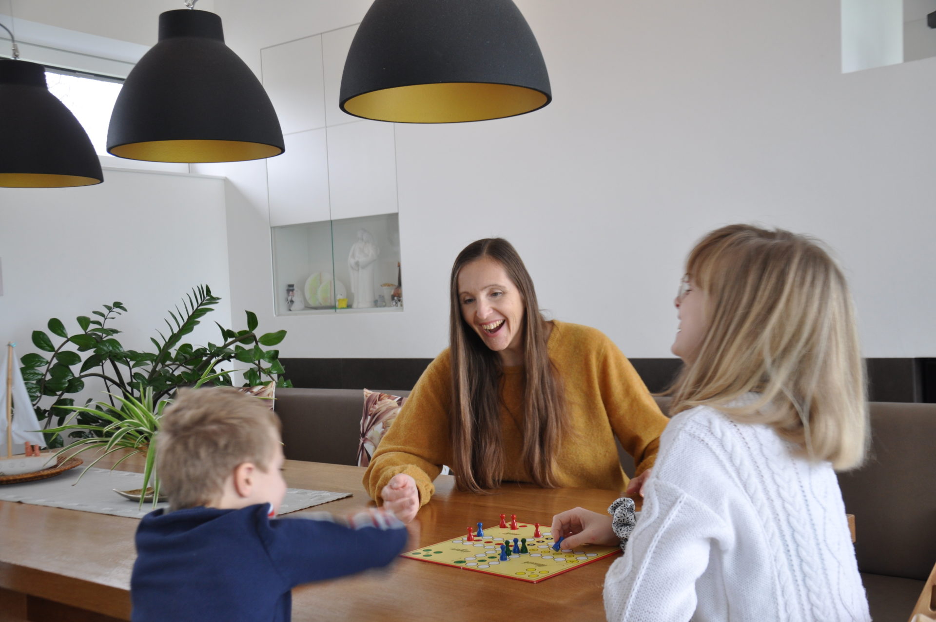 lachen.spielzeit mit kindern. mama alltags liebe